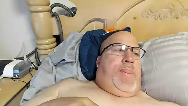 Bigbear0563 online show from 16, 4, 2026