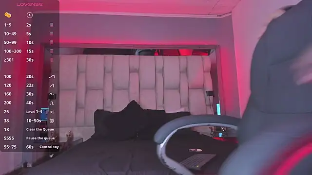 Emmily Savage online show from 11, 1, 2025