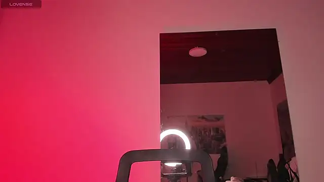 Emmily Savage online show from 31, 1, 2025