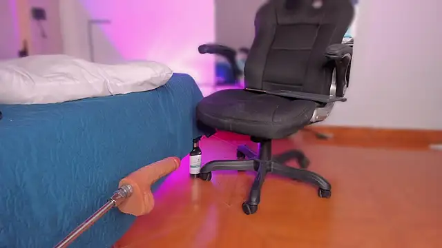 Emmily Savage online show from 31, 1, 2026