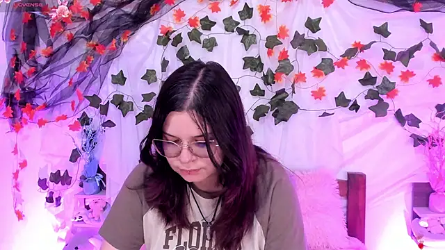 Snapshot of Mey_moon chatting on 6, 2, 2025 Mey moon online show from 6, 2, 2025