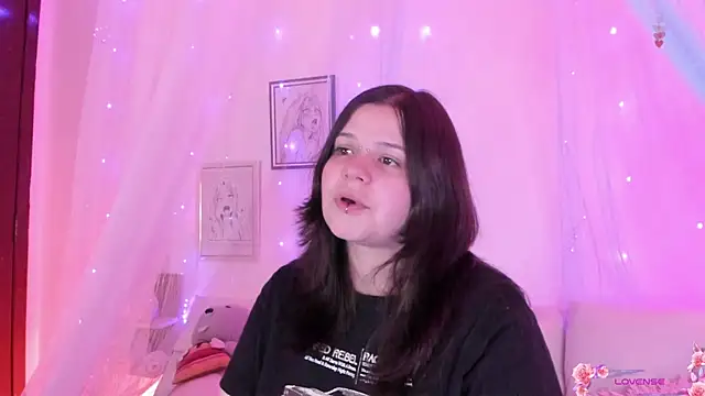 Snapshot of Mey_moon chatting on 9, 9, 2025 Mey moon online show from 9, 9, 2025