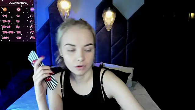 StephanieSweety online show from 2, 3, 2025