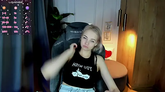 StephanieSweety online show from 7, 3, 2025