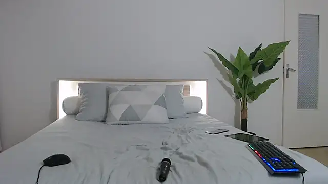 Snapshot of Crystal-dreamt chatting on 22, 3, 2025 Crystal-dreamt online show from 22, 3, 2025