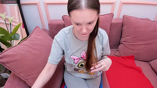 JannaVerdi  online show from 31, 1, 2025