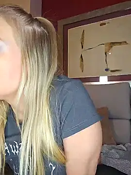 Snapshot of TARA-FUN chatting on 22, 2, 2025 TARA-FUN online show from 22, 2, 2025