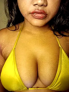 Hotlisa online show from 3, 12, 2025