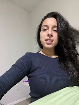 Natur4lBeautyb33 online show from 8, 12, 2024