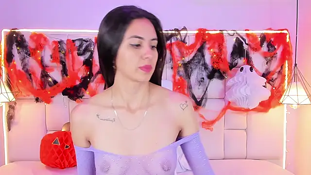 Snapshot of SarahSophia_ chatting on 22, 10, 2025 SarahSophia online show from 22, 10, 2025