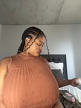 Snapshot of KnockoutBestie chatting on 12, 3, 2025 KnockoutBestie online show from 12, 3, 2025