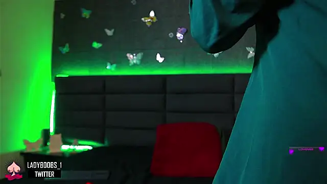 kathieandpovcock1 online show from 3, 1, 2025