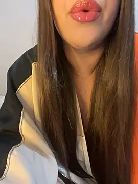 Mayacrayzi online show from 7, 2, 2025