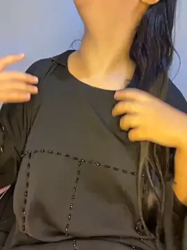 Mayacrayzi online show from 6, 10, 2025