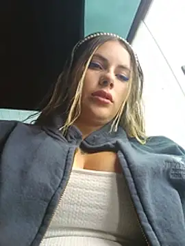 Snapshot of Misscata1106 chatting on 19, 7, 2026 Misscata1106 online show from 19, 7, 2026