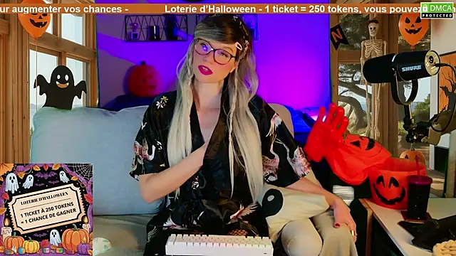 Snapshot of Kittychatte chatting on 19, 10, 2025 Kittychatte online show from 19, 10, 2025