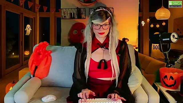 Kittychatte online show from 28, 10, 2025