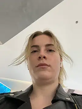 KissMissAngela online show from 13, 3, 2025