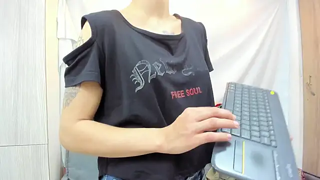 Mhelanny2 online show from 13, 2, 2026