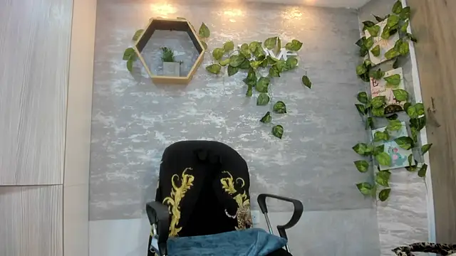 Snapshot of Mhelanny2 chatting on 10, 5, 2026 Mhelanny2 online show from 10, 5, 2026