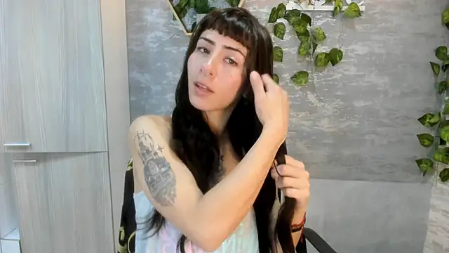 Snapshot of Mhelanny2 chatting on 20, 5, 2026 Mhelanny2 online show from 20, 5, 2026