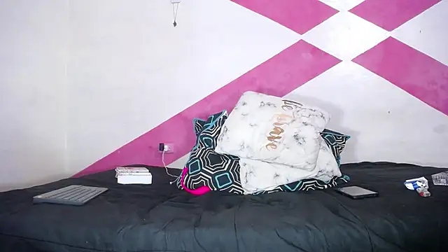 MIA luxce29 online show from 28, 1, 2025