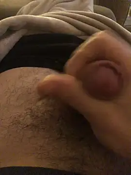 Snapshot of MoochedTape chatting on 2, 2, 2025 MoochedTape online show from 2, 2, 2025