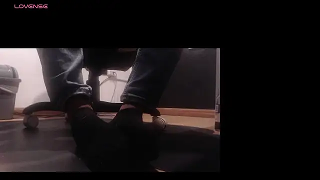 Snapshot of curiousskinny3 chatting on 11, 2, 2026 curiousskinny3 online show from 11, 2, 2026