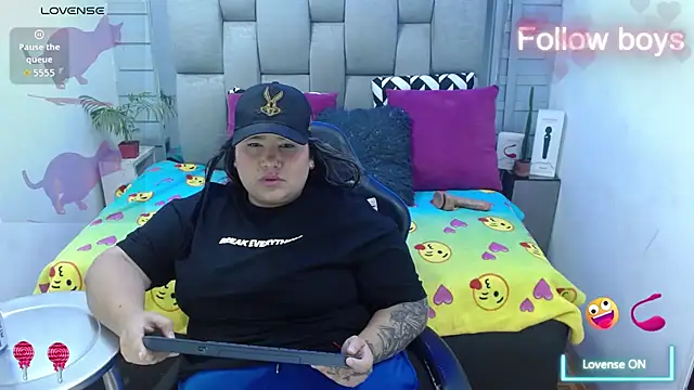 evelin zaens online show from 2, 3, 2026