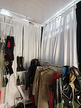 LatexDevil Blondie online show from 6, 6, 2026