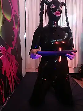 LatexDevil Blondie online show from 23, 6, 2026