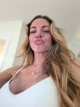 Snapshot of MessyNastyQueen chatting on 2, 2, 2025 MessyNastyQueen online show from 2, 2, 2025