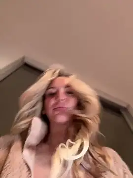 Snapshot of MessyNastyQueen chatting on 20, 2, 2025 MessyNastyQueen online show from 20, 2, 2025