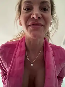 Snapshot of MessyNastyQueen chatting on 7, 3, 2025 MessyNastyQueen online show from 7, 3, 2025