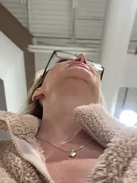 Snapshot of MessyNastyQueen chatting on 13, 3, 2025 MessyNastyQueen online show from 13, 3, 2025