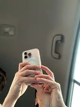 Snapshot of MessyNastyQueen chatting on 5, 10, 2025 MessyNastyQueen online show from 5, 10, 2025