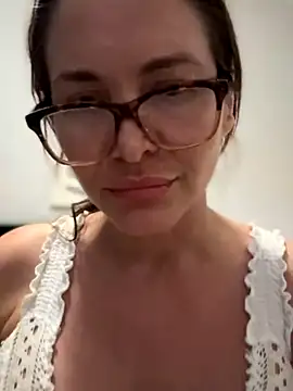 Snapshot of MessyNastyQueen chatting on 19, 10, 2025 MessyNastyQueen online show from 19, 10, 2025