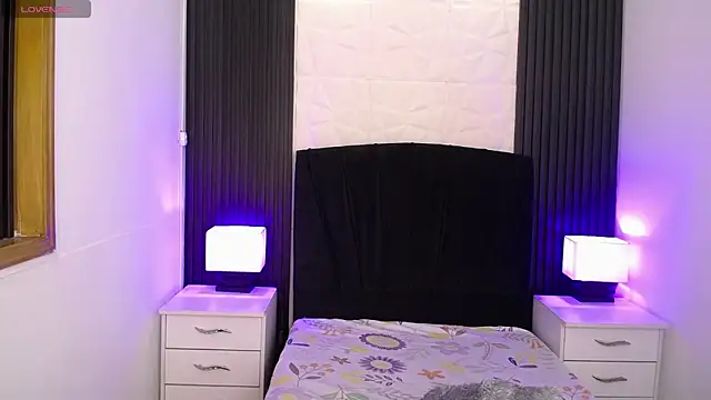 alicia moom online show from 8, 3, 2025