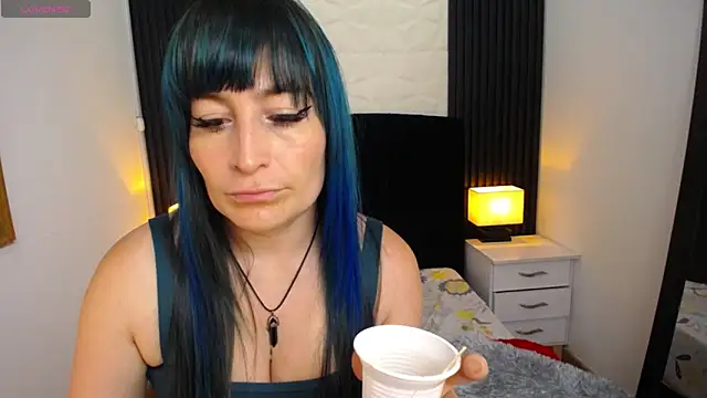 alicia moom online show from 15, 3, 2025