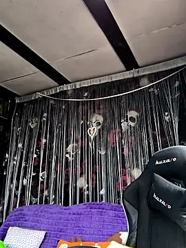 KikiXRed online show from 21, 4, 2026