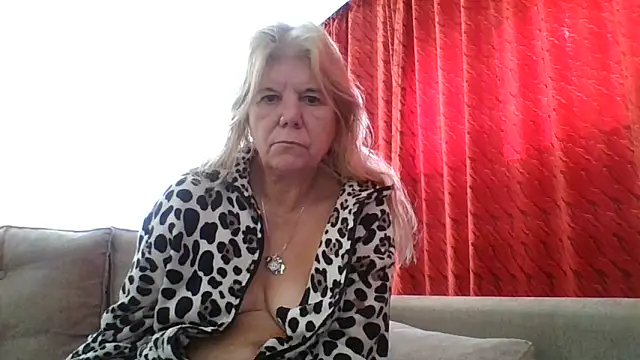 TrustfulVampire1 online show from 18, 1, 2025