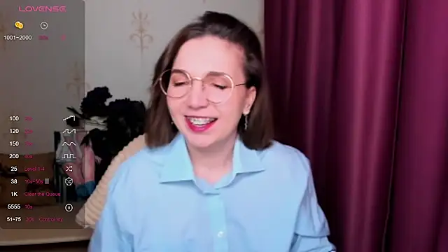 KindHazelHere  online show from 28, 2, 2025