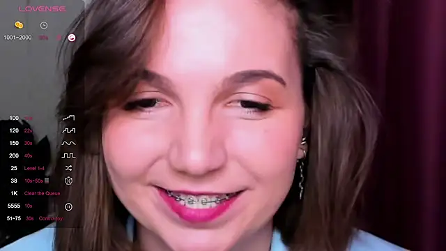 KindHazelHere  online show from 28, 2, 2025