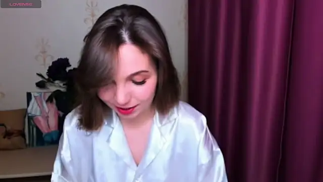 KindHazelHere  online show from 7, 3, 2025