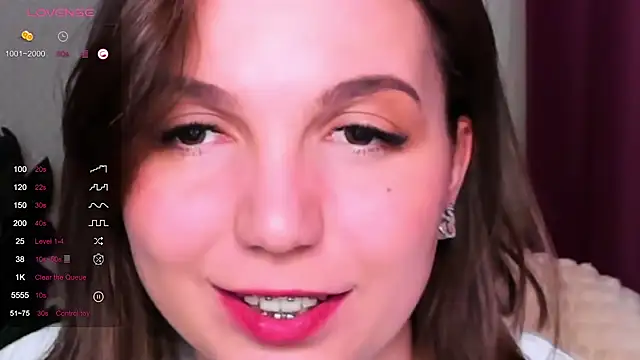 KindHazelHere  online show from 11, 3, 2025