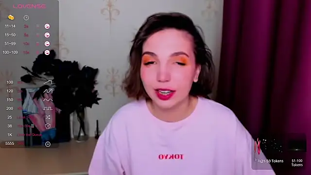 KindHazelHere  online show from 5, 10, 2025