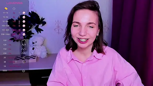 KindHazelHere  online show from 11, 4, 2026