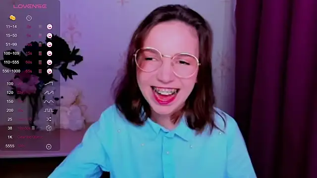 Snapshot of KindHazelHere_ chatting on 5, 6, 2026 KindHazelHere online show from 5, 6, 2026