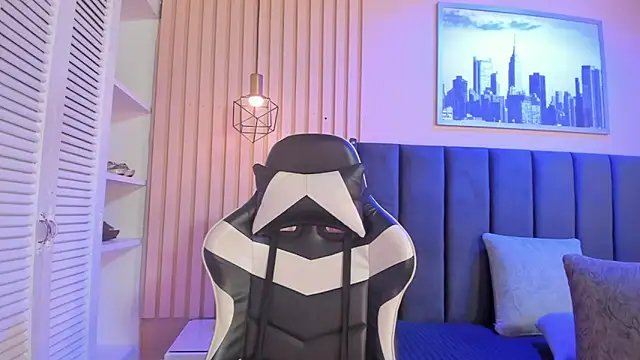 ashlye miller  online show from 21, 11, 2025