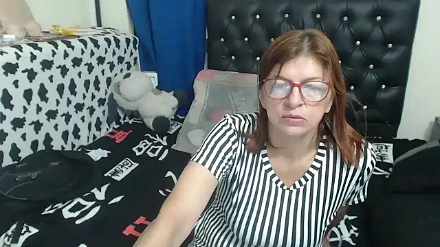 jellyfishhot online show from 4, 11, 2025